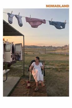 Poster for Nomadland (2020)